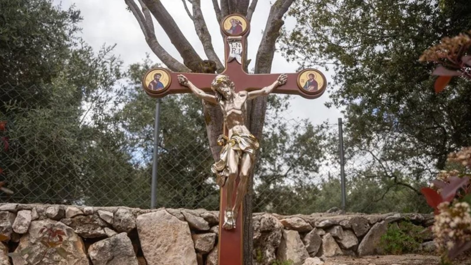 Israel pune soldado com rigor ao reconstruir crucifixo destruído no Líbano