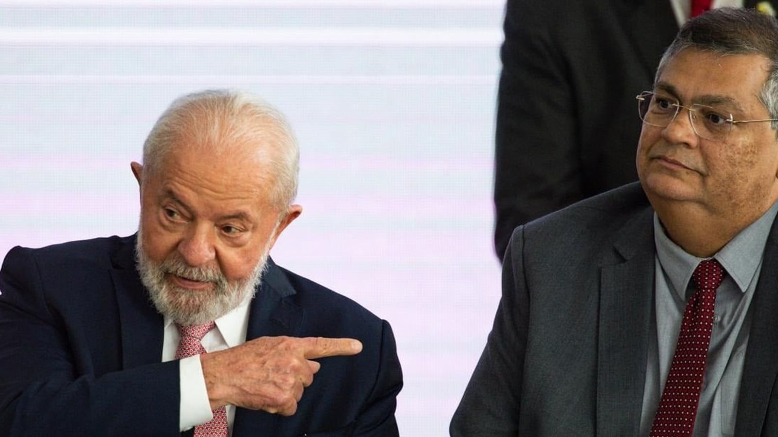 Oposição denuncia sintonia entre Dino e PT em reforma do STF