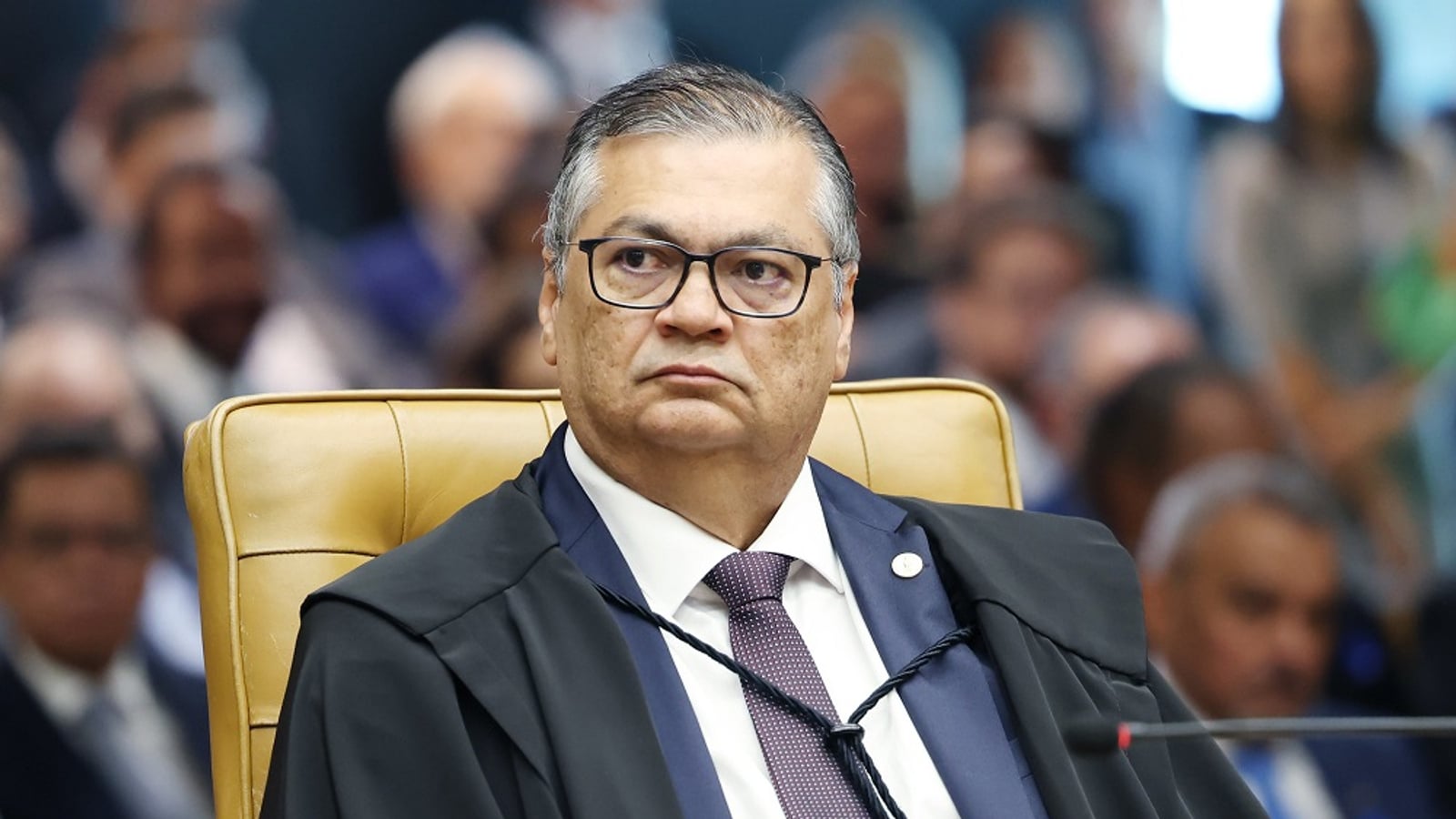 Dino vota pela condenação de Eduardo Bolsonaro em caso de difamação