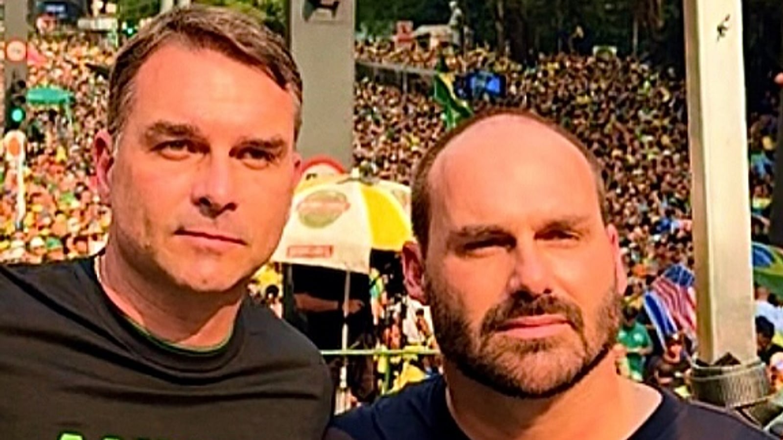Carlos Bolsonaro cobra filiados do PL por omissão na campanha de Flávio